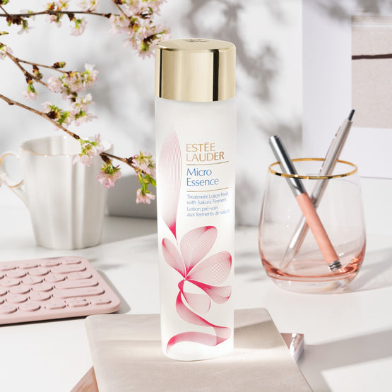 Estée Lauder Micro Essence Treatment Lotion Fresh Sakura – 200ml / 6.7 fl oz